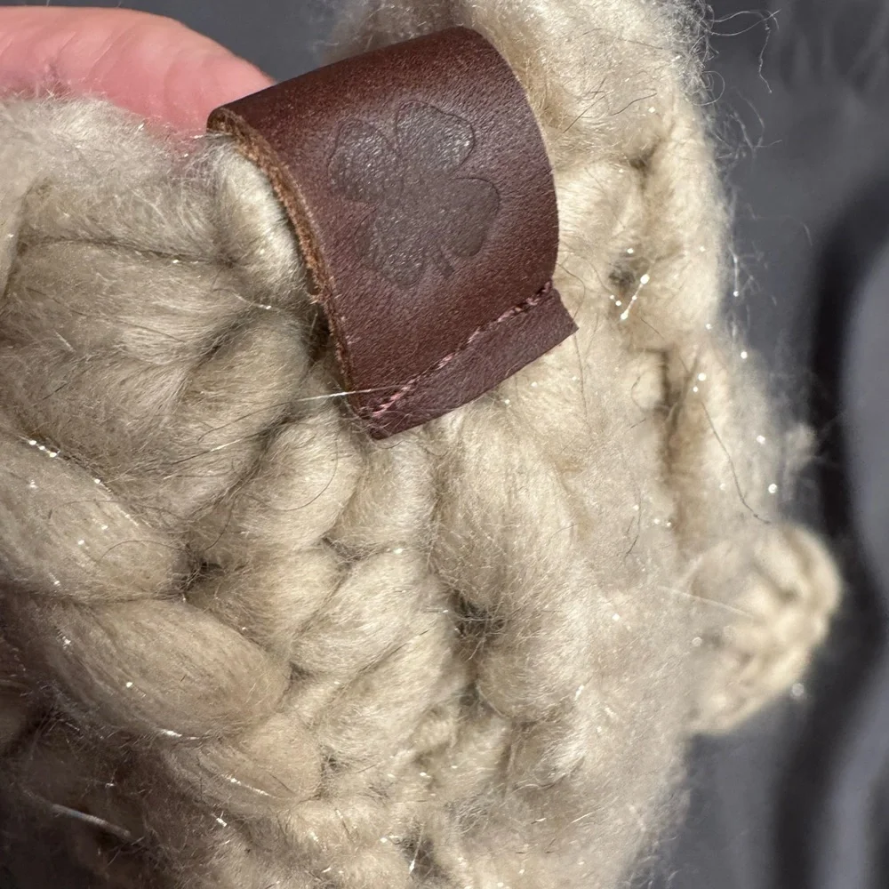 Lucky Brand Chunky Knit mitten with shimmery yarn NWT
